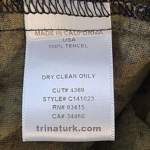 Trina Turk Black & Green Abstract Animal Print Short Sleeve Blouse Size M - Picture 3 of 5